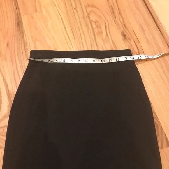 Philosophy dark gray pencil skirt with gold exposed zipper size 4 - Picture 4 of 6